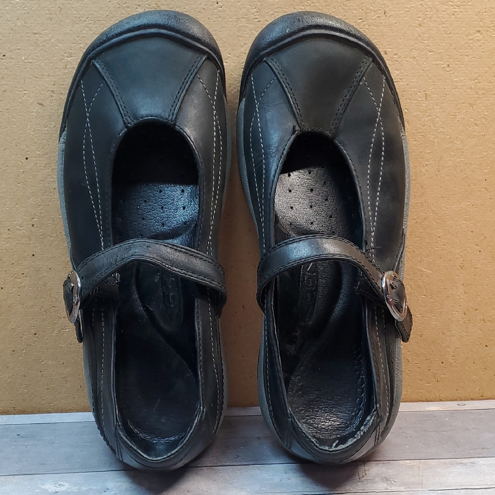 Keens Women's Toyah  Black and Gray Mary Jane Shoes  Size 8